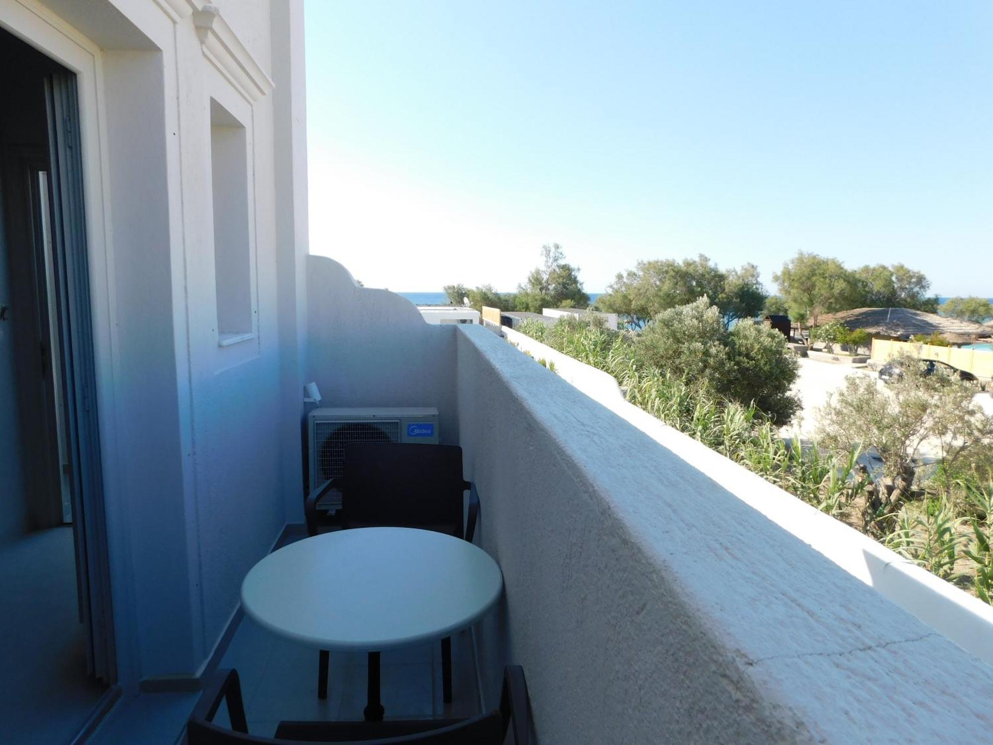 Happy Fish Rooms- Beachfront Perissa  Buitenkant foto